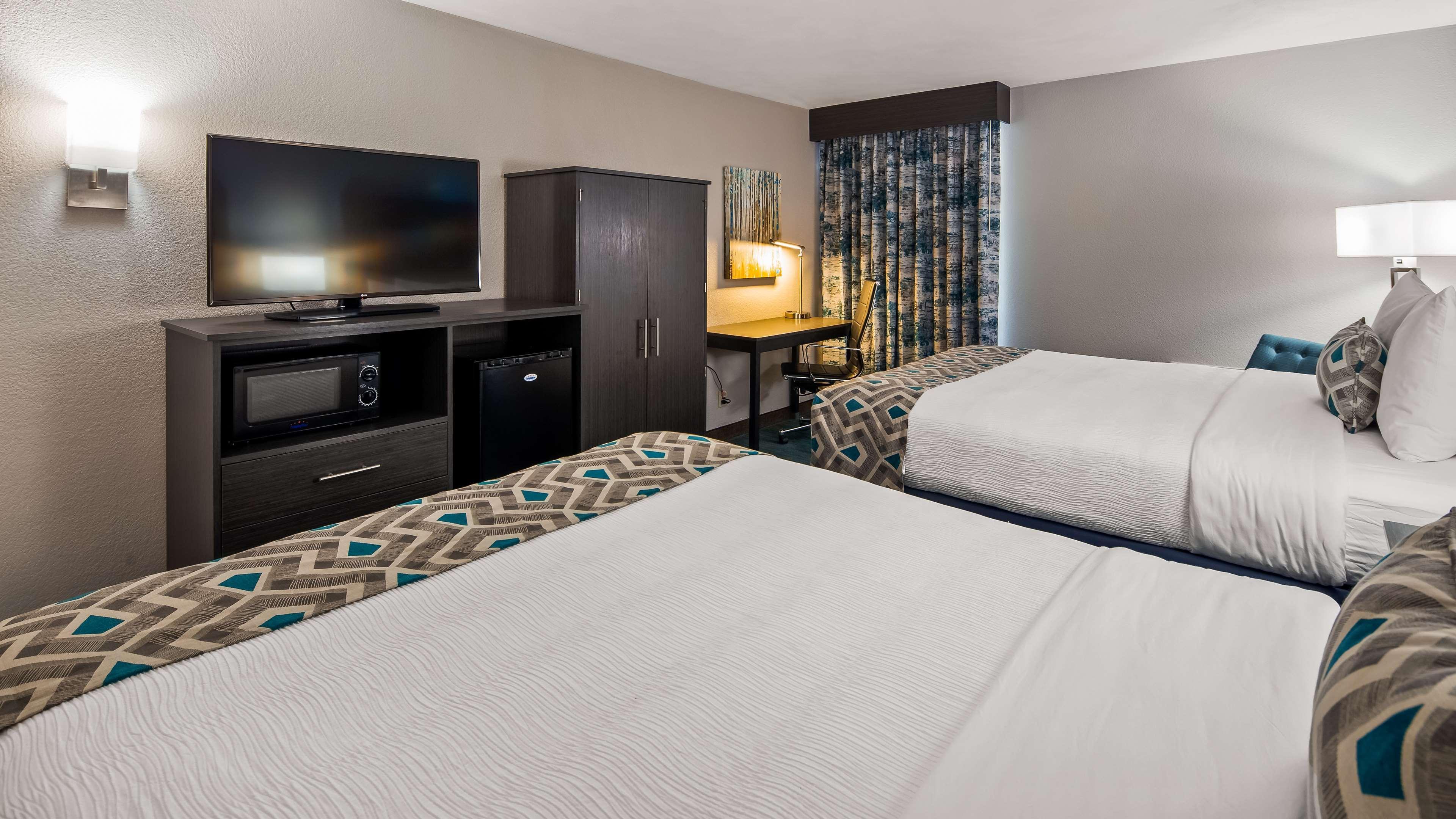 Best Western Plus Lake Jackson Inn & Suites Exterior photo