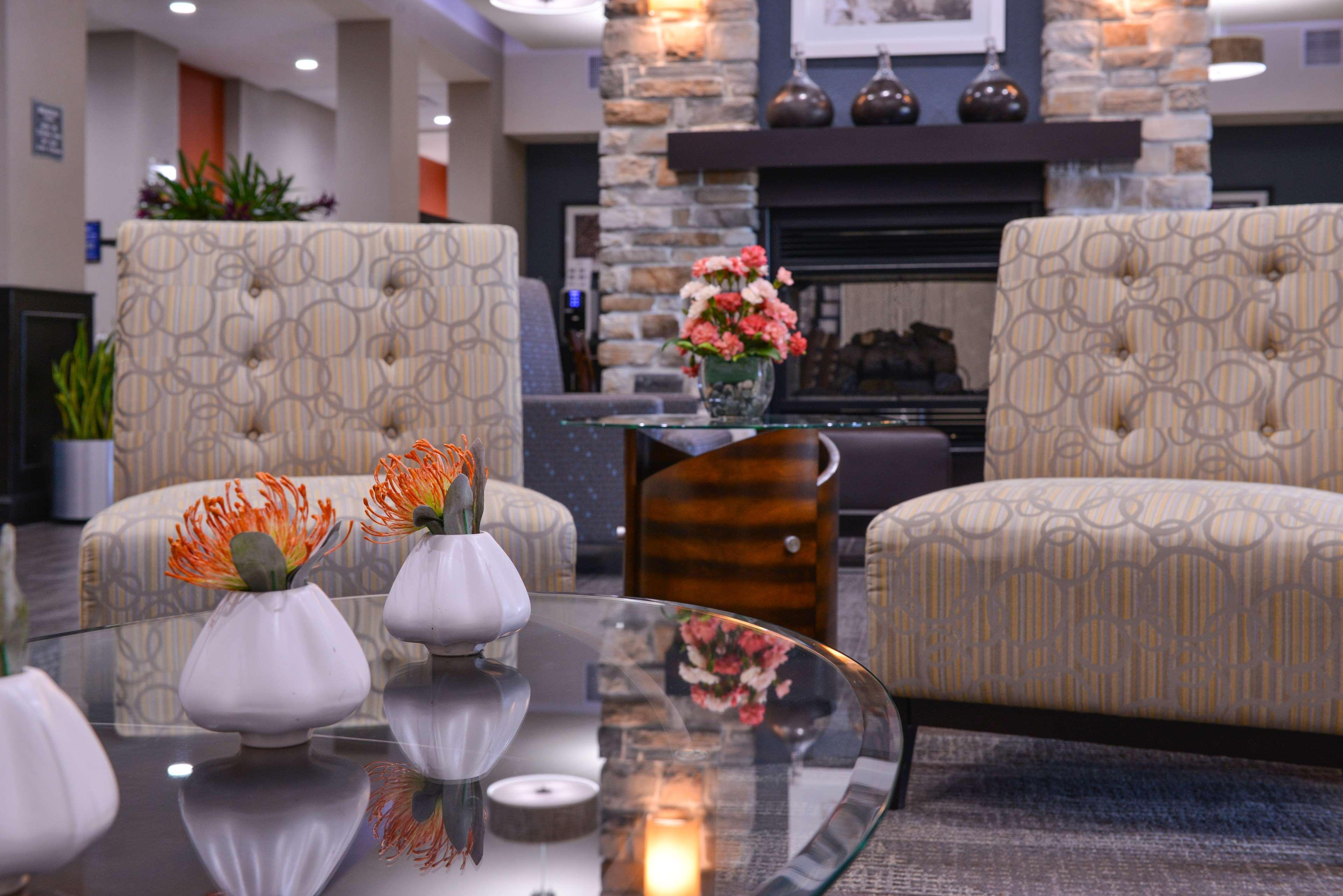 Best Western Plus Lake Jackson Inn & Suites Exterior photo