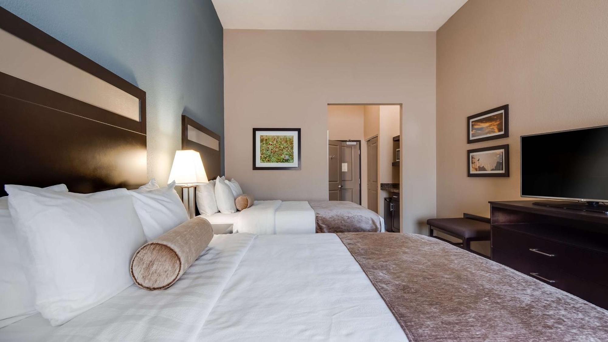 Best Western Plus Lake Jackson Inn & Suites Exterior photo