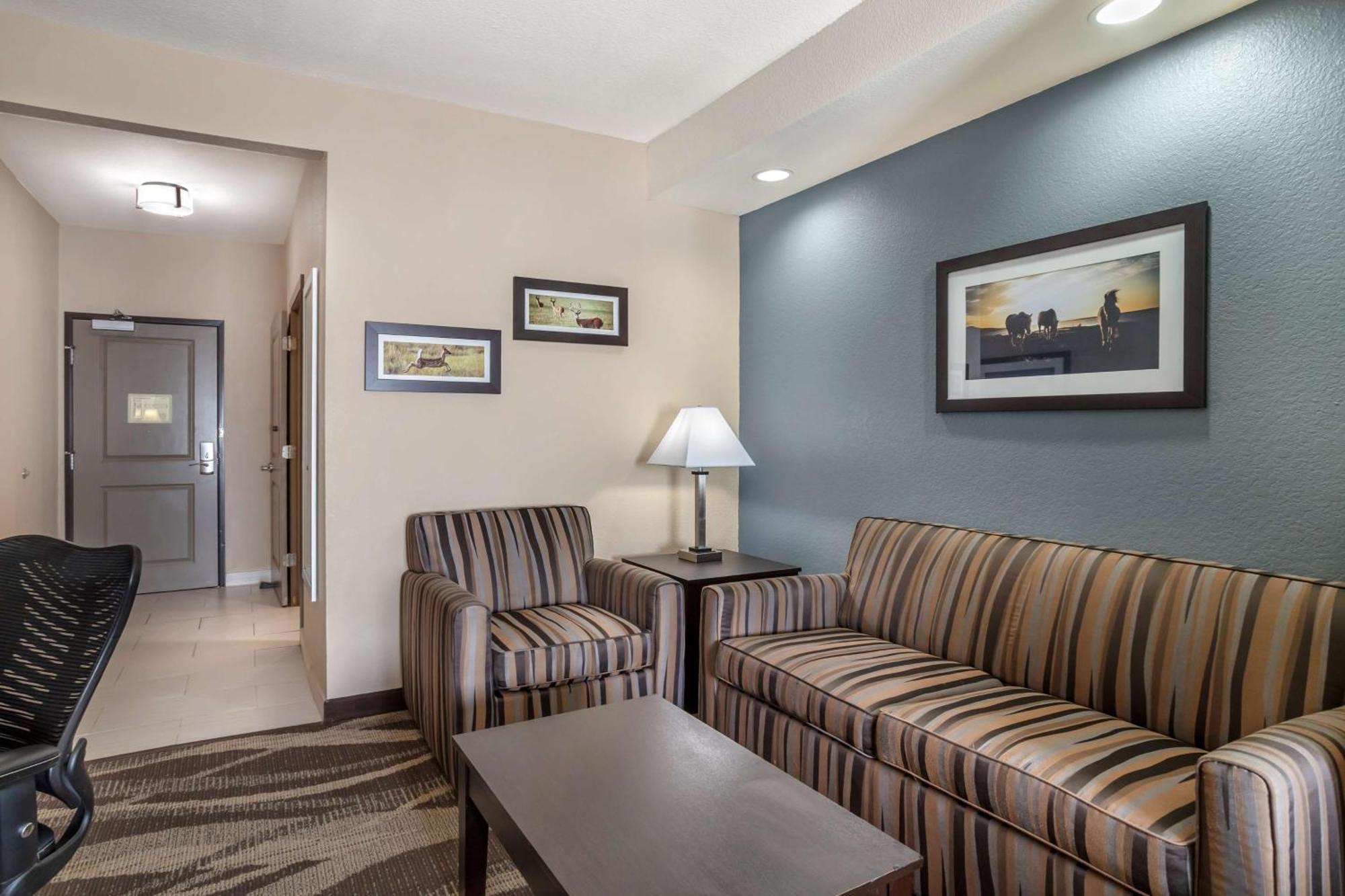 Best Western Plus Lake Jackson Inn & Suites Exterior photo